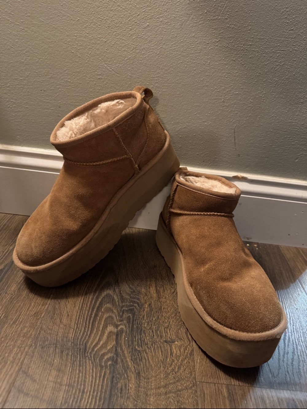 UGG Classic Ultra Mini Platform